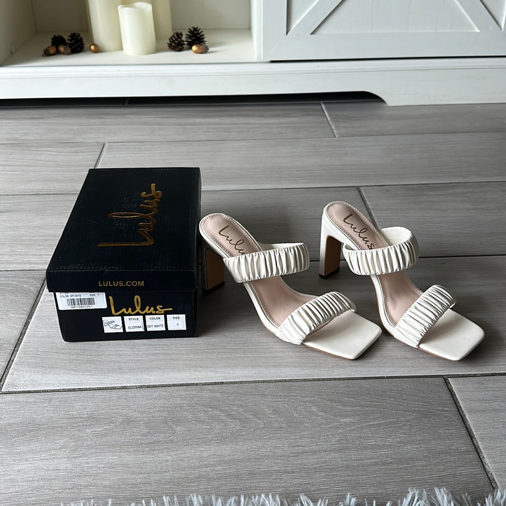 NWT 🩷 Lulus Cloyaa Off White High Heel Sandals